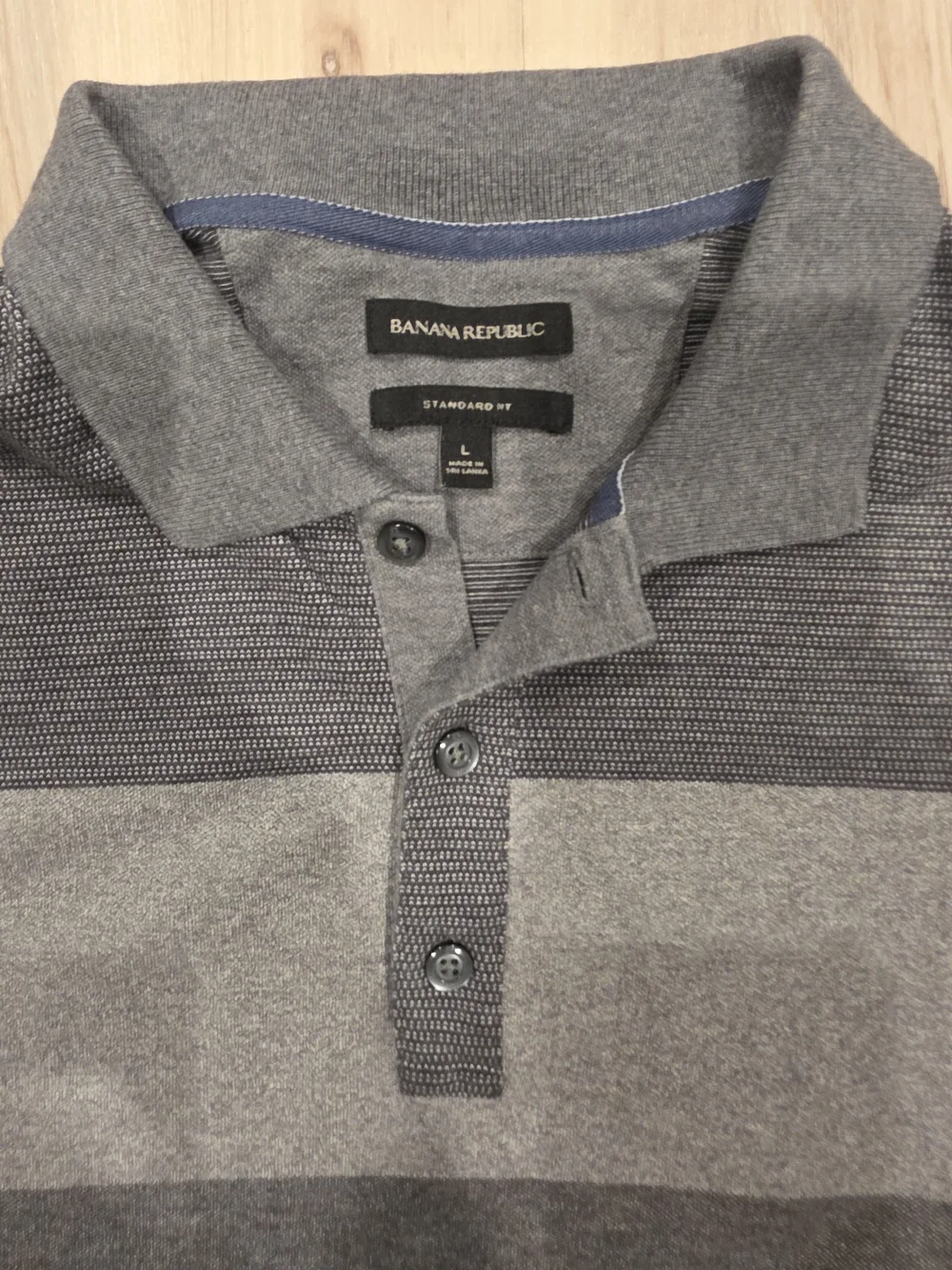 Banana Repubic Men’s Gray Tone Striped Polo L